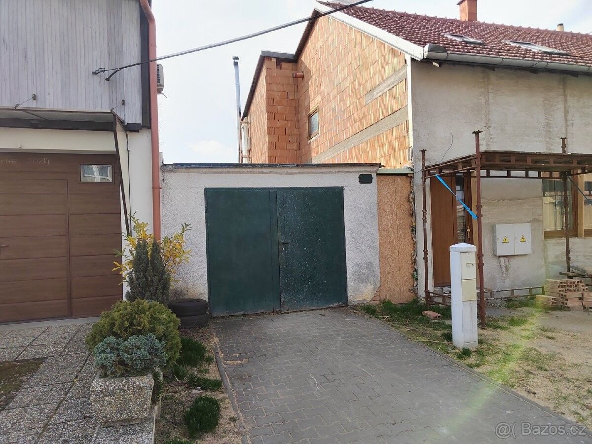 Garáže, Šlapanice u Brna, 664 51