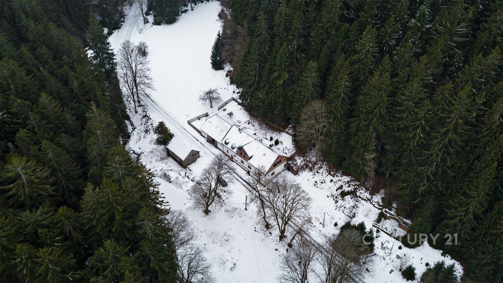 Chalupy, Strašín Zuklín, 648 m² - 1
