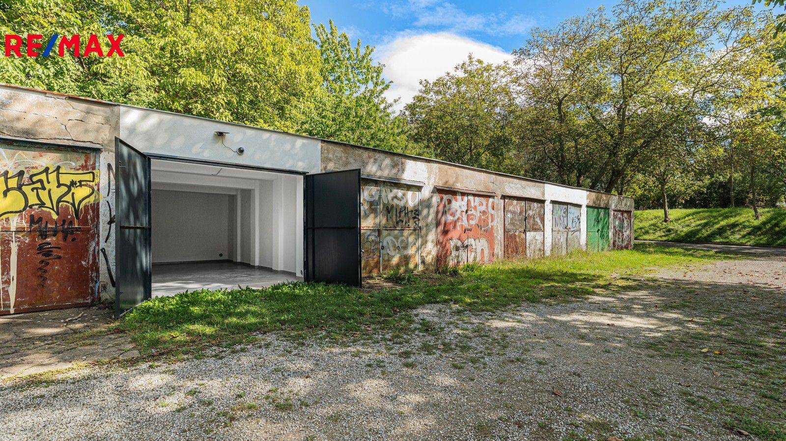 Prodej garáž - Řepy, Praha, 18 m²