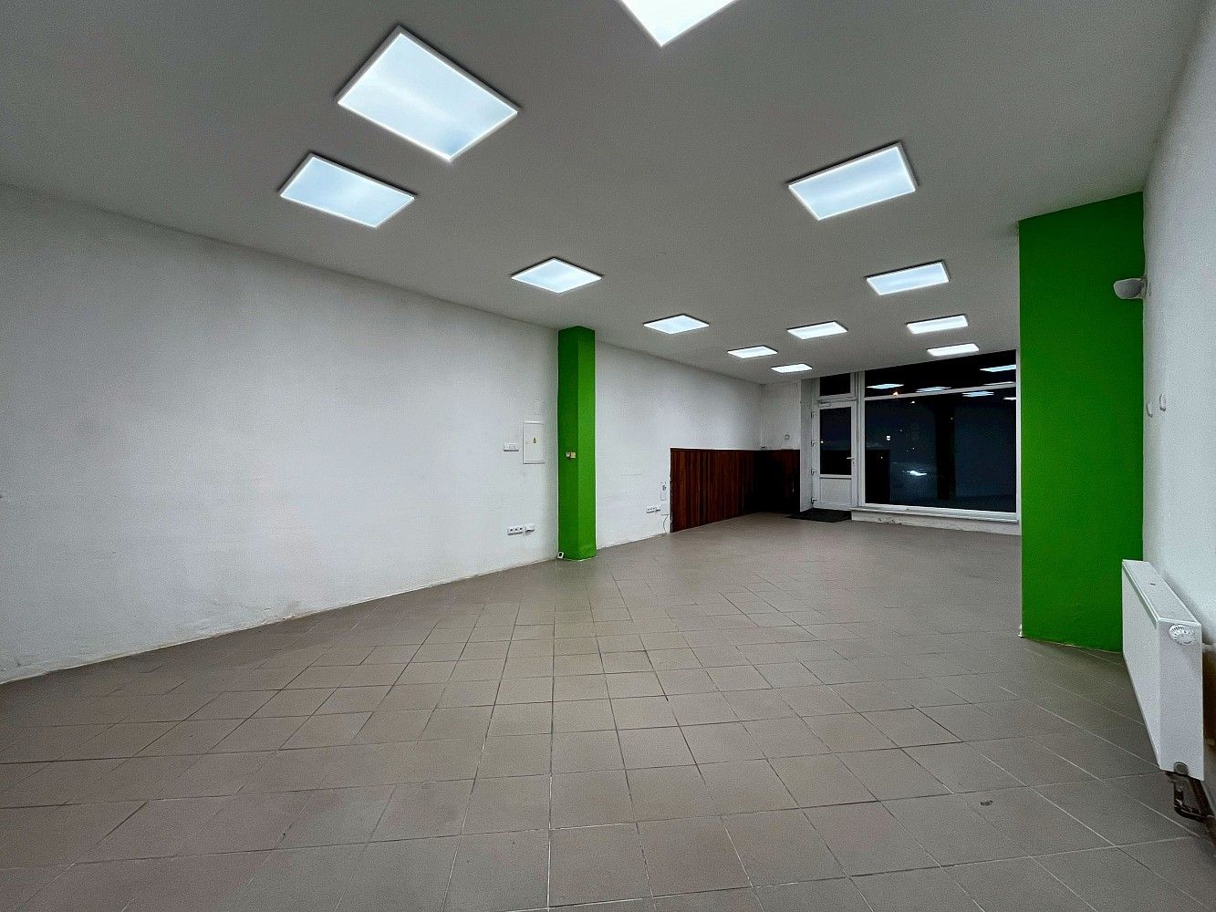 Obchodní prostory, Tyršovo náměstí, Česká Třebová, okres Ústí nad Orlicí, 65 m² - 1