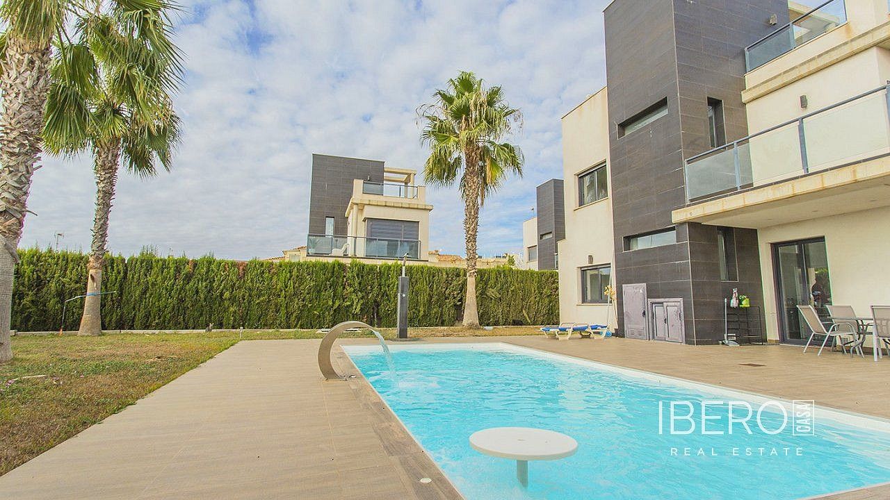 Prodej rodinný dům - Lomas de Cabo Roig, ES, 200 m² - 5