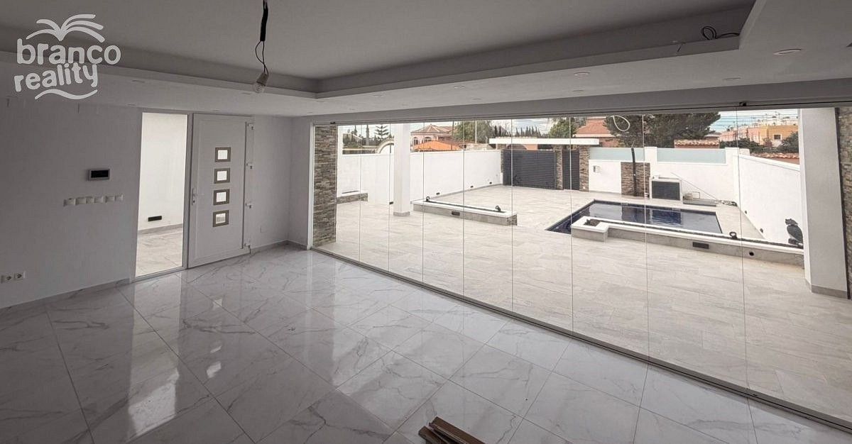 Prodej rodinný dům - Torrevieja, ES, 132 m² - 2