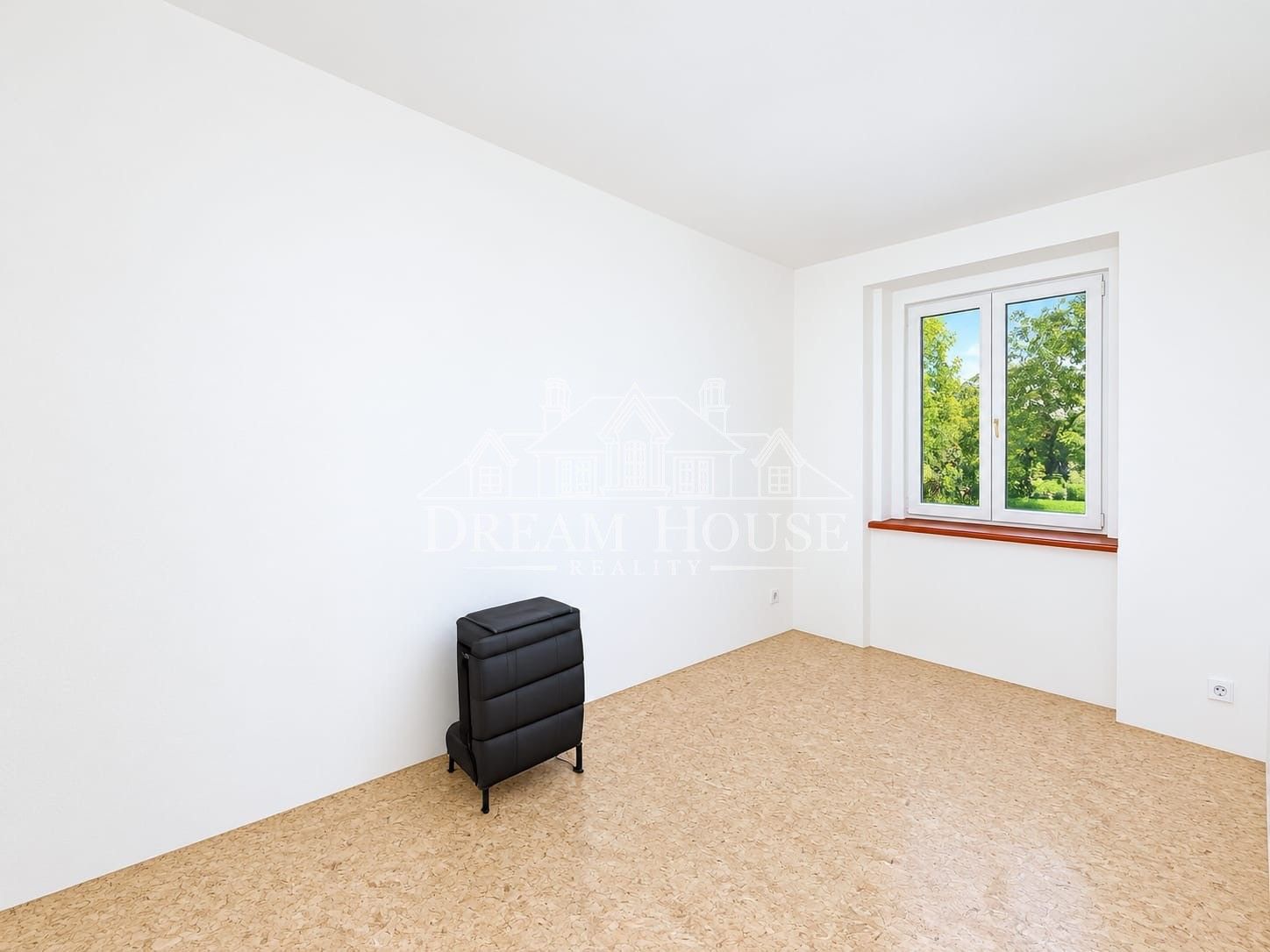 Pronájem byt 2+kk - V Nových Vokovicích, Praha, 46 m² - 2