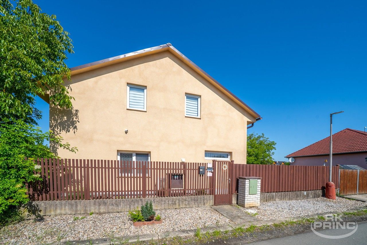 Prodej rodinný dům - Luční, Tišice, 240 m²