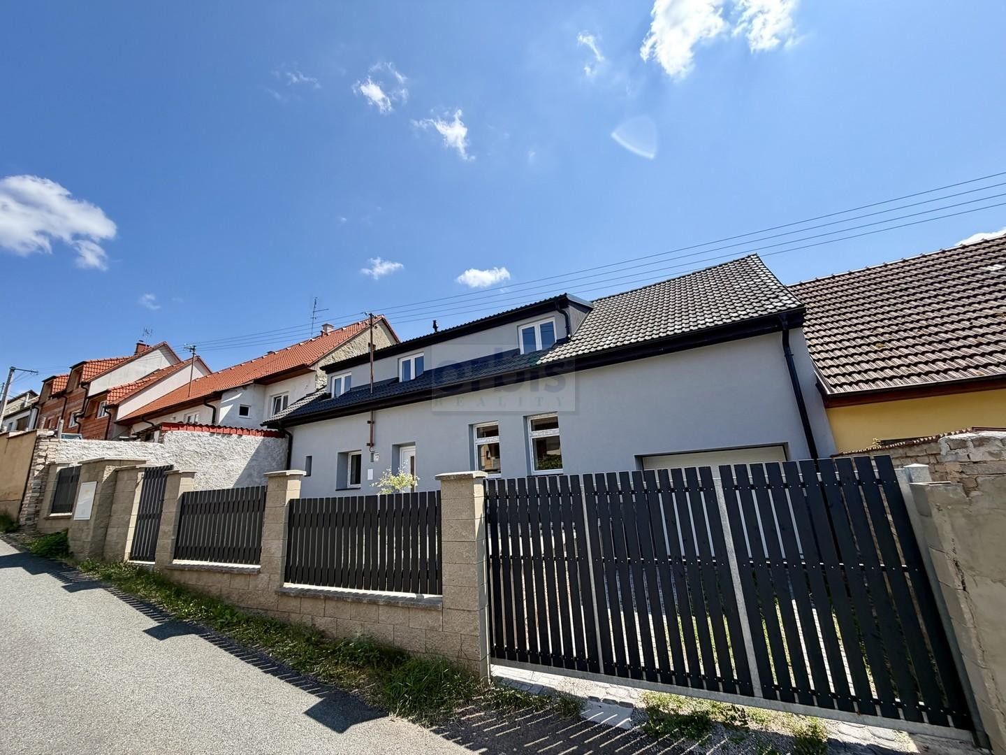 Rodinné domy, Prostřední, Lišany, 240 m²