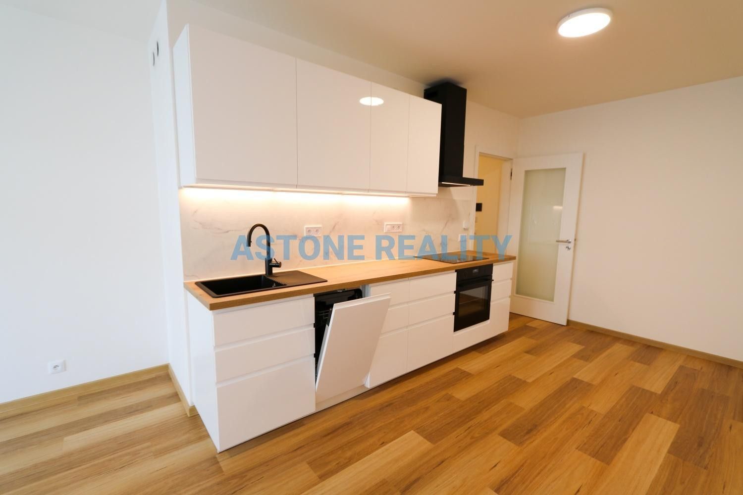 1+kk, Kolmanova , Praha, 37 m² - 1
