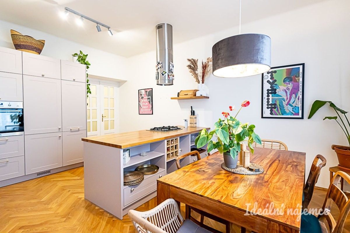 3+kk, Kodaňská, Praha, 108 m²