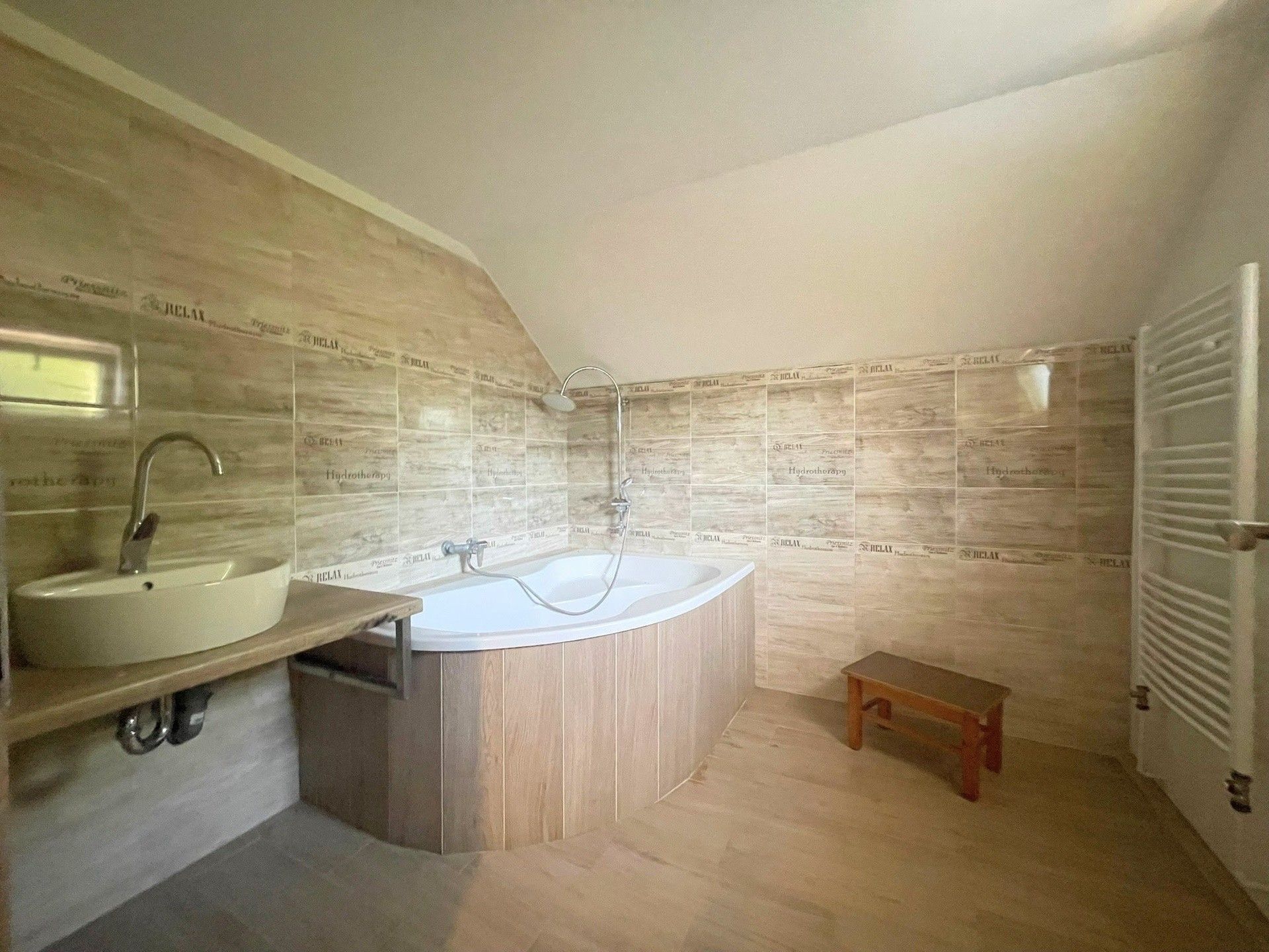 Prodej rodinný dům - Velký Grunov, Brniště, 220 m²