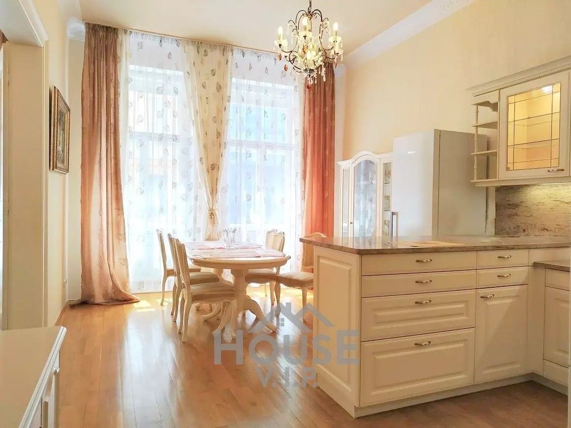 3+1, Mělnická, Praha Malá Strana, 113 m² - 2