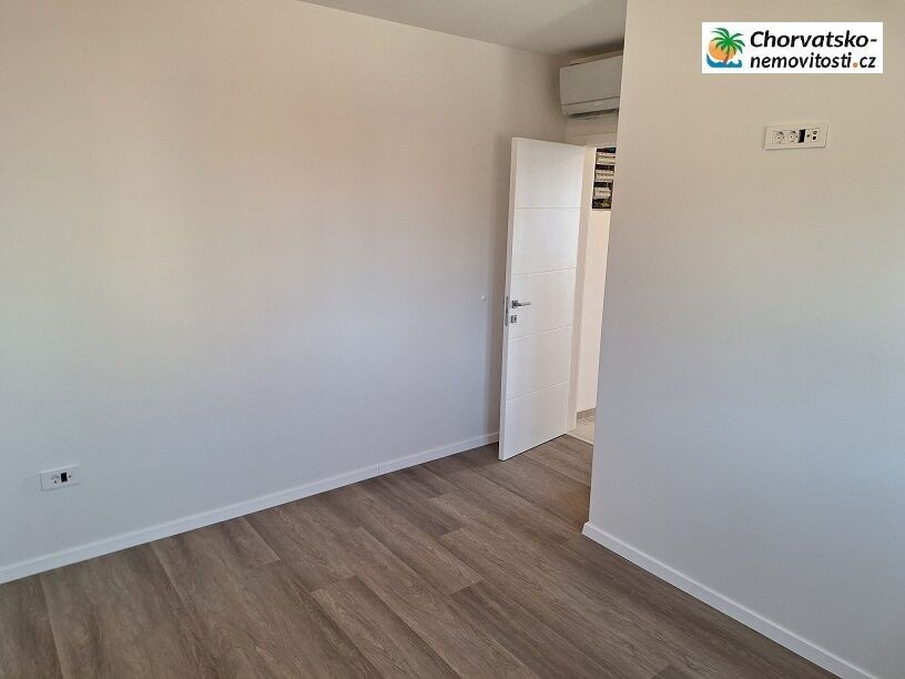 Byty, 987 66, Zahraničí