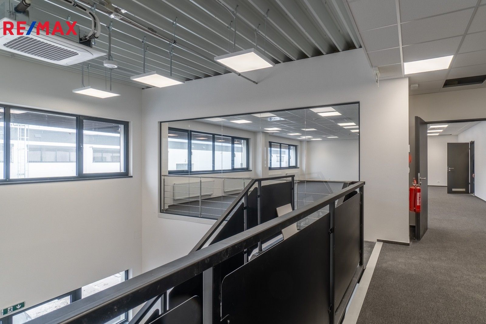 Kanceláře, Tuchoměřice, 289 m²