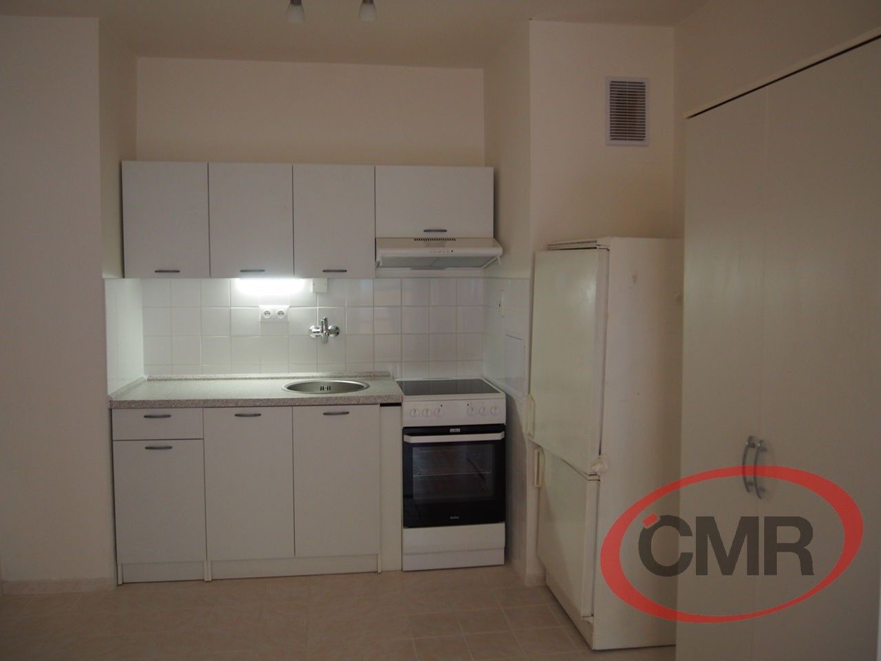 Pronájem byt 2+kk - Ke Strašnické, Praha, 40 m²