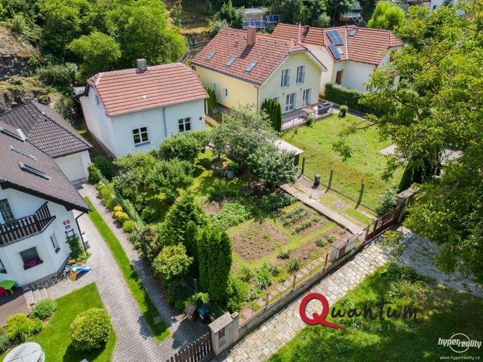 Prodej pozemek pro bydlení - V údolí, Praha, Suchdol, Praha 6, 711 m²