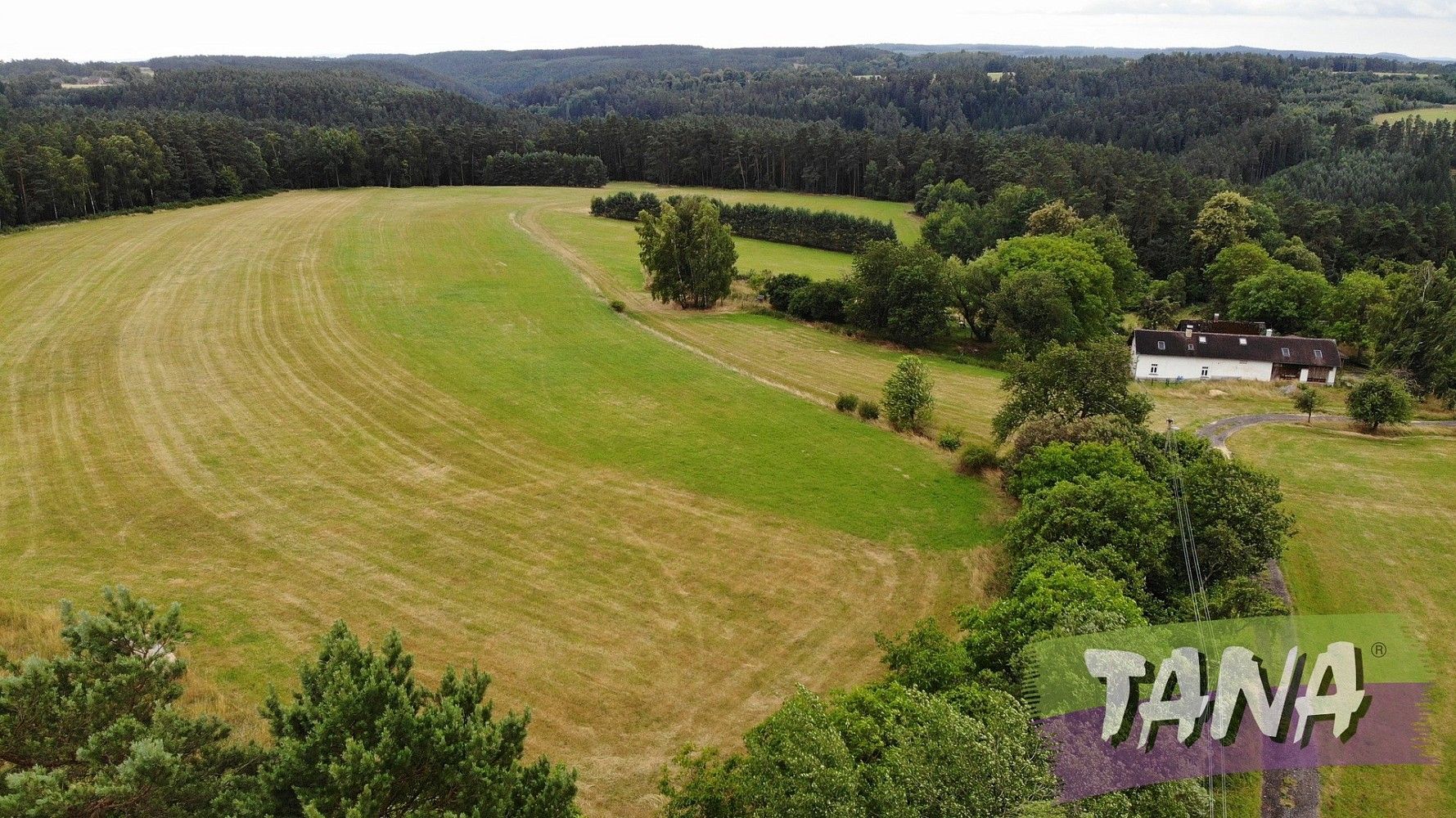 Louka, 24 694 m²