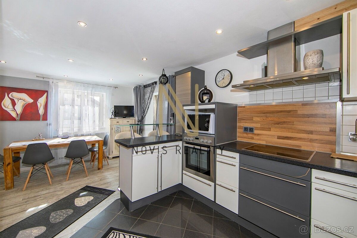 Prodej rodinný dům - 987 66, Zahraničí