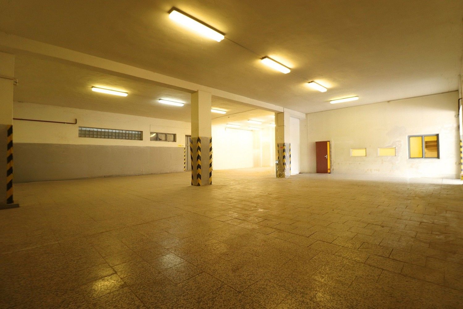 Sklad, 260 m²