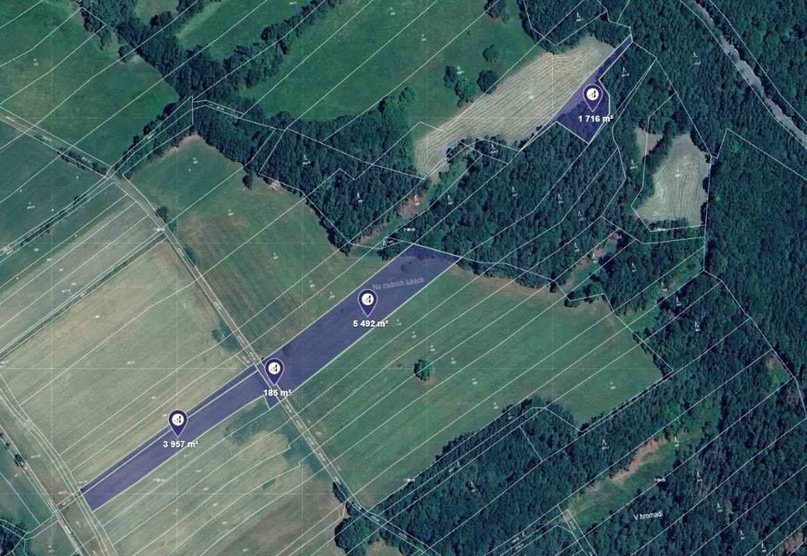 Louky, Ježovy, 11 350 m²