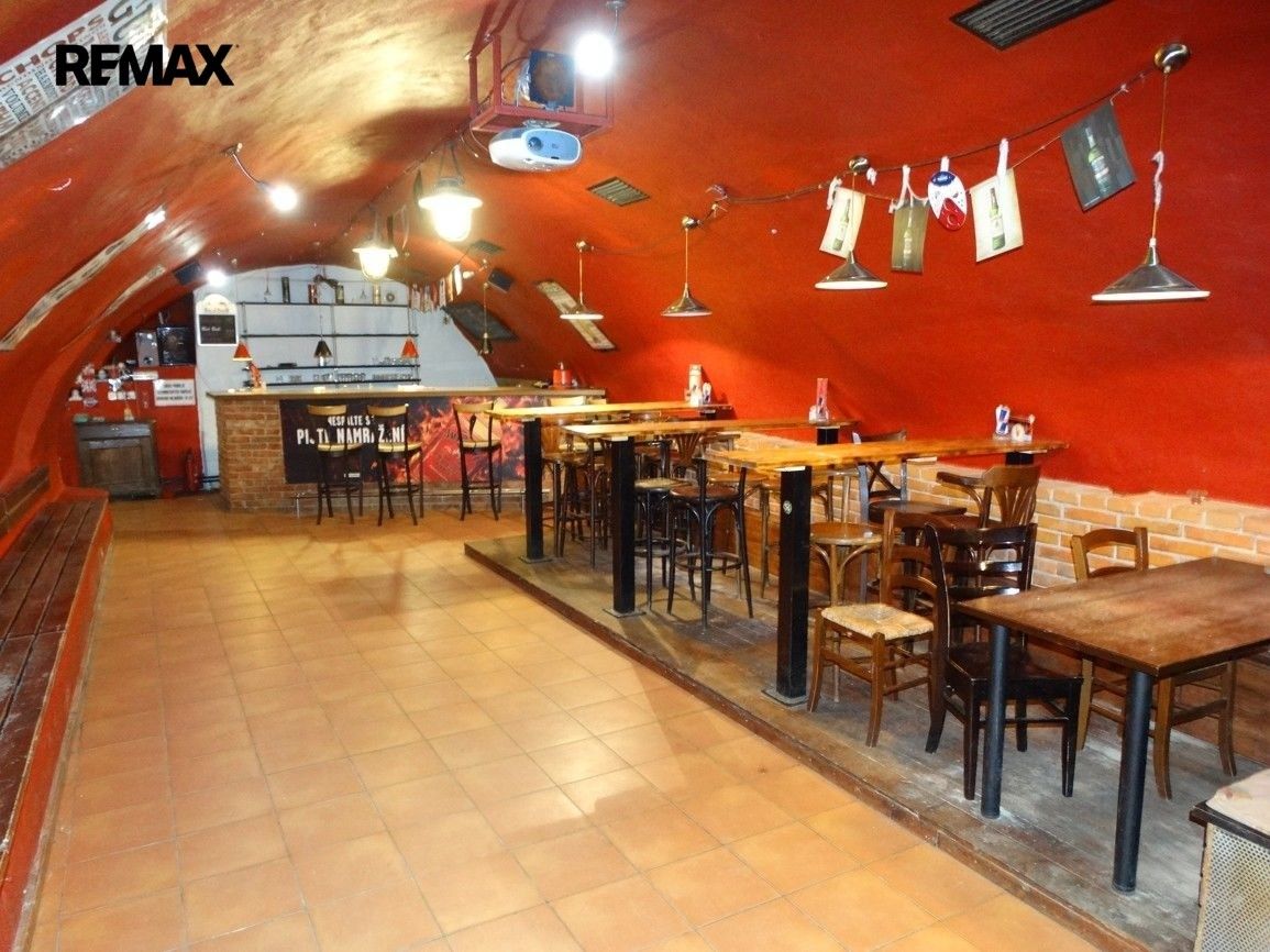 Obchodní prostory, Masarykovo náměstí 643, Jihlava, 203 m² - 1