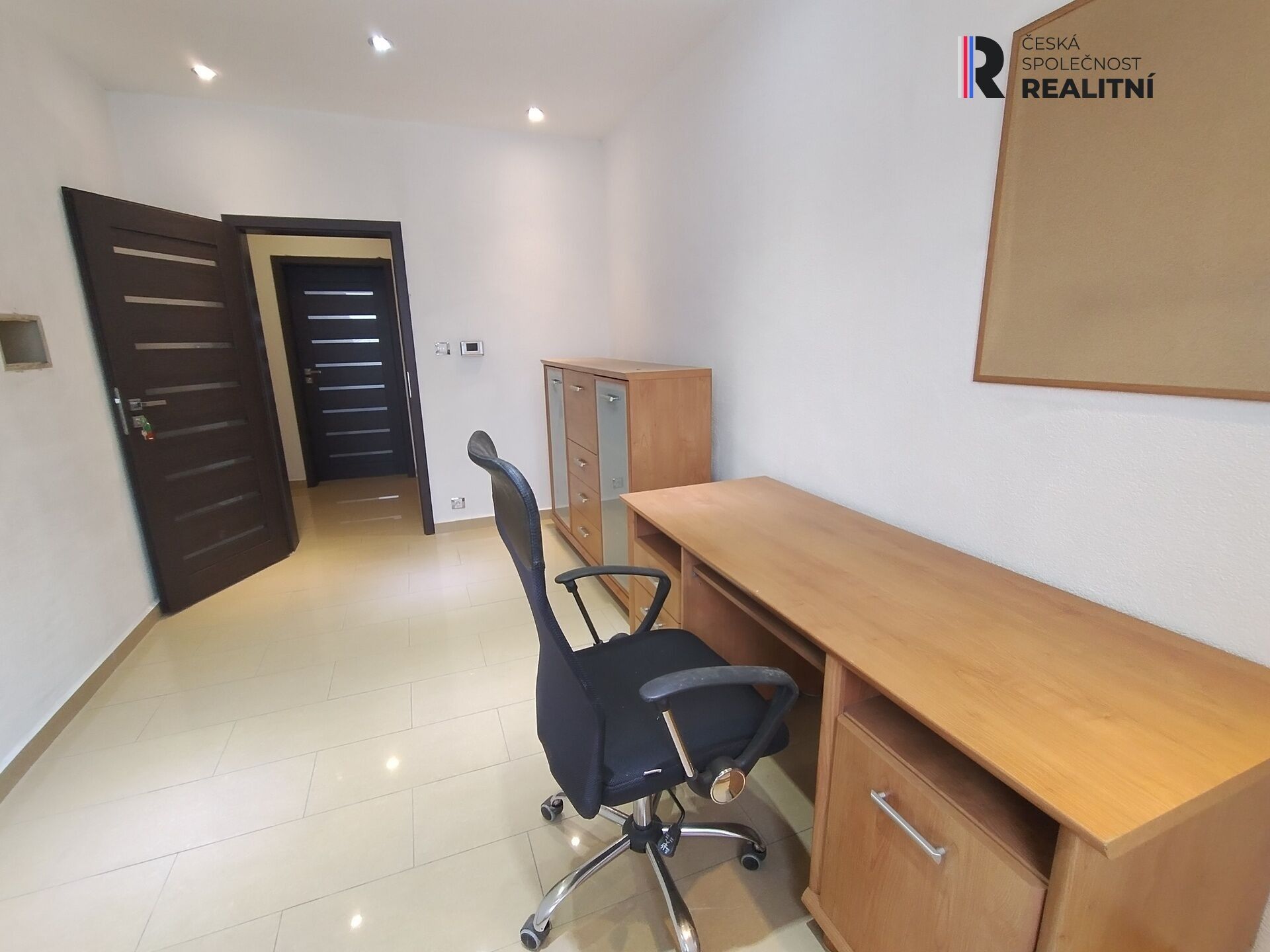 Kanceláře, Nádražní, Sokolov, 12 m²