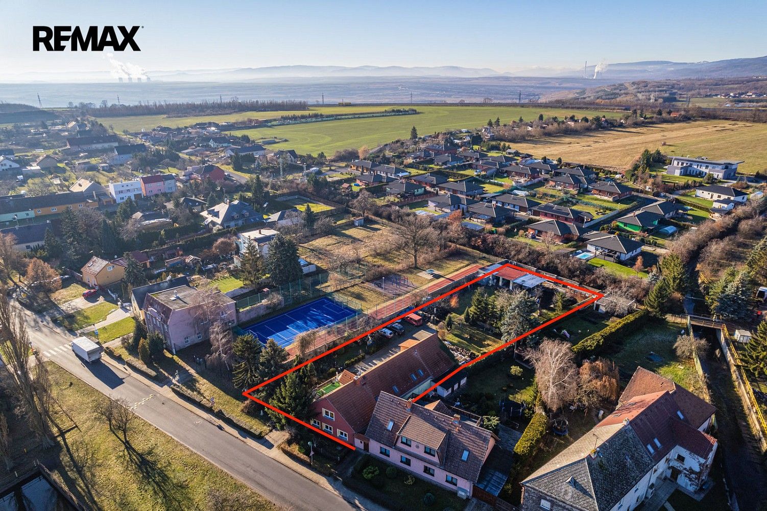Rodinné domy, nám. Gen. Svobody, Spořice, okres Chomutov, 350 m² - 1