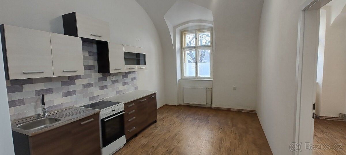 Obchodní prostory, Jaroměř, 551 02 - 1