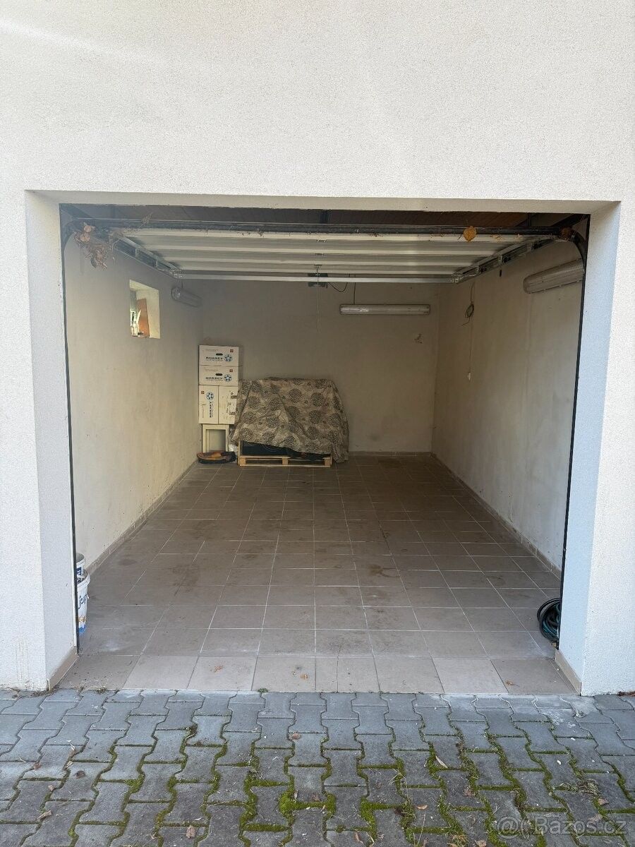 Garáže, Ostrava, 709 00