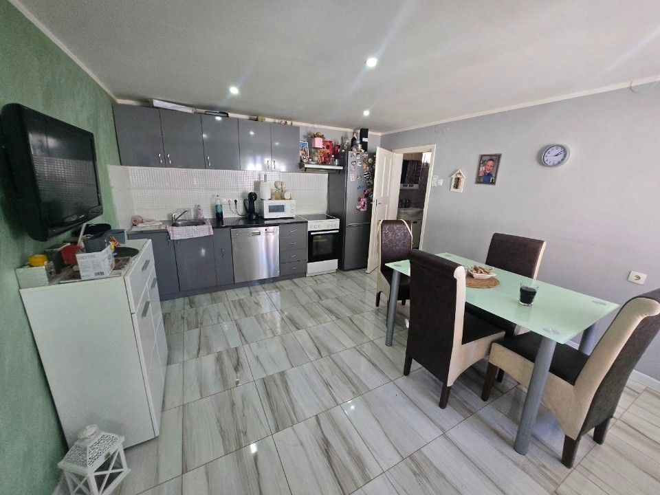 Rodinný dům · 987 66, Zahraničí - 3