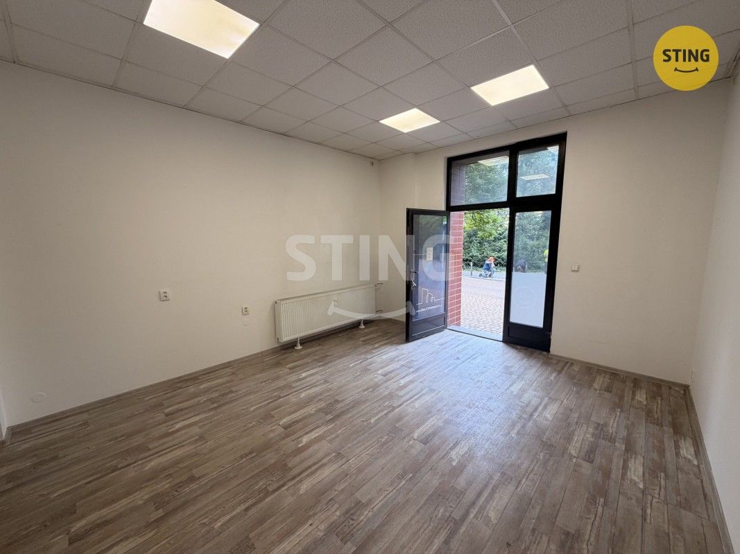 Obchodní prostory, nám. Míru , Třinec Staré Město, 26 m² - 2