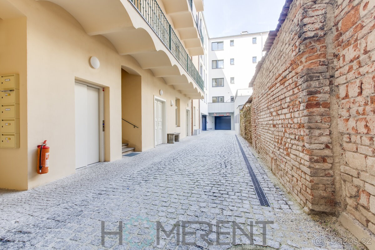 Garáž · Praha, 128 00 - 3