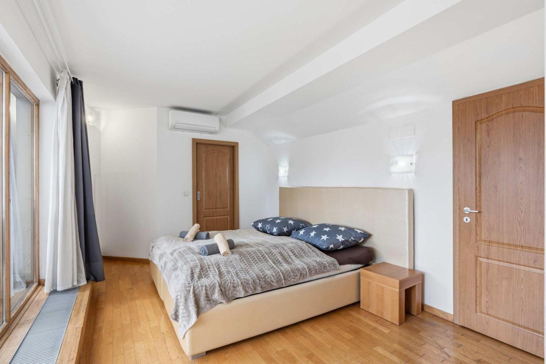Byty, Zborovská, Praha - Smíchov, 180 m² - 1