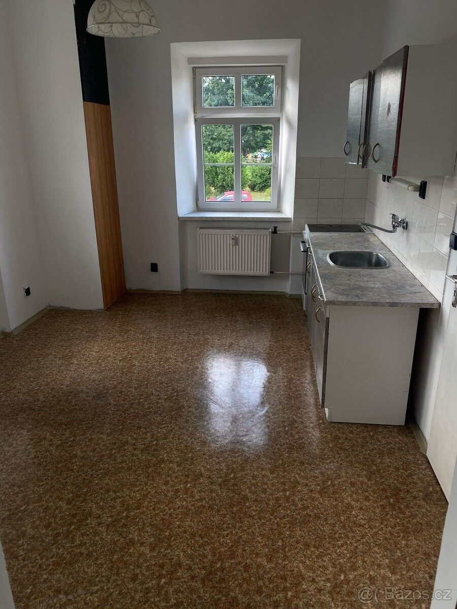 Byty, Koloveč, 345 43