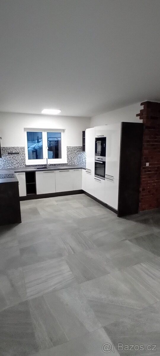 Pronájem rodinný dům - Mratín, 250 63