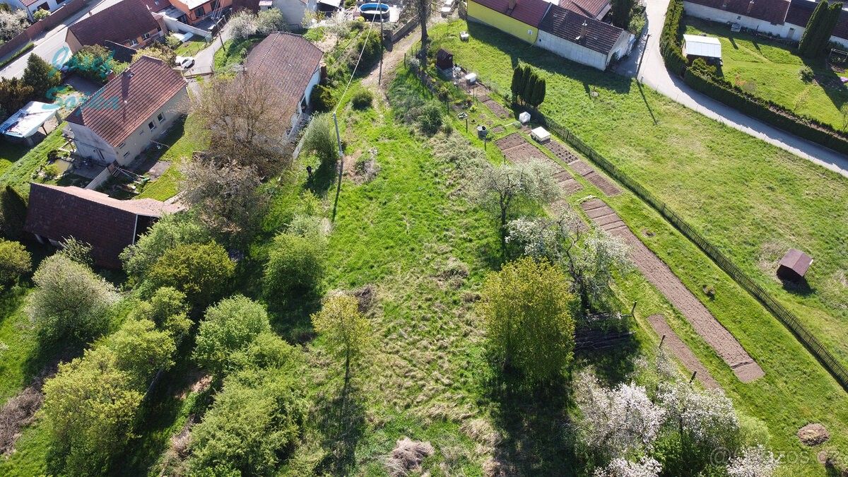 Prodej pozemek pro bydlení - Lažany, 679 22