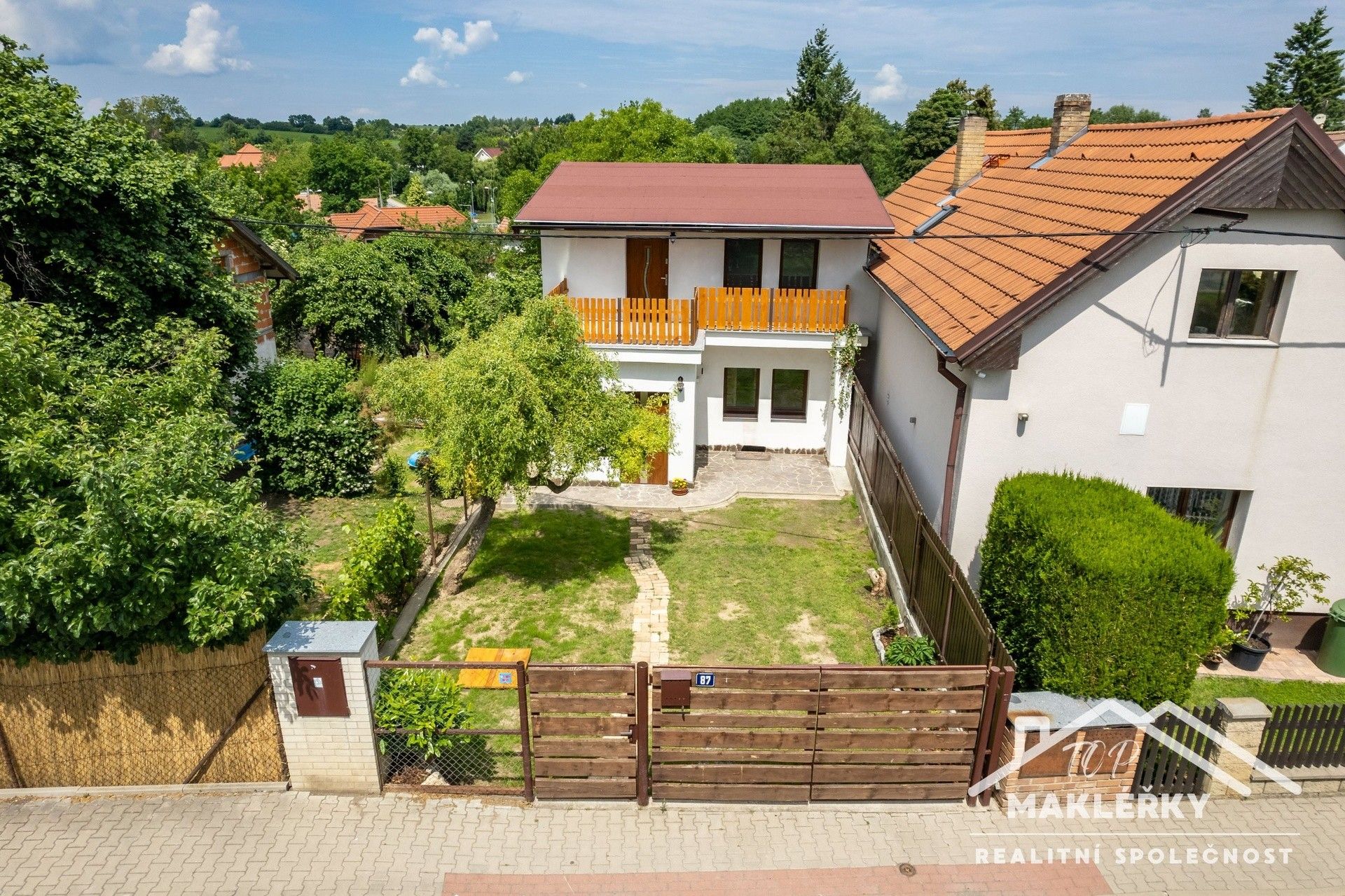 Prodej dům - Lhotecká, Dolní Břežany, 178 m²