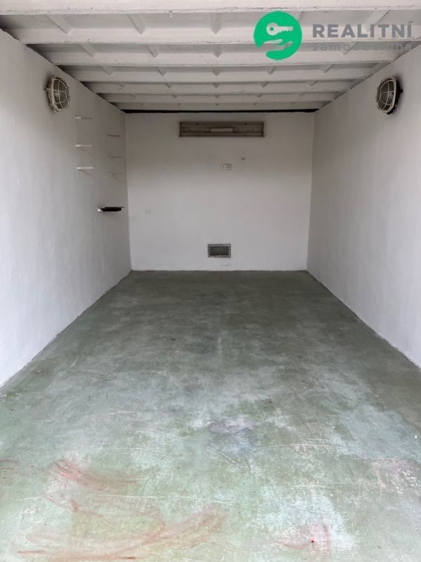 Garáže, Velešín, 17 m² - 2