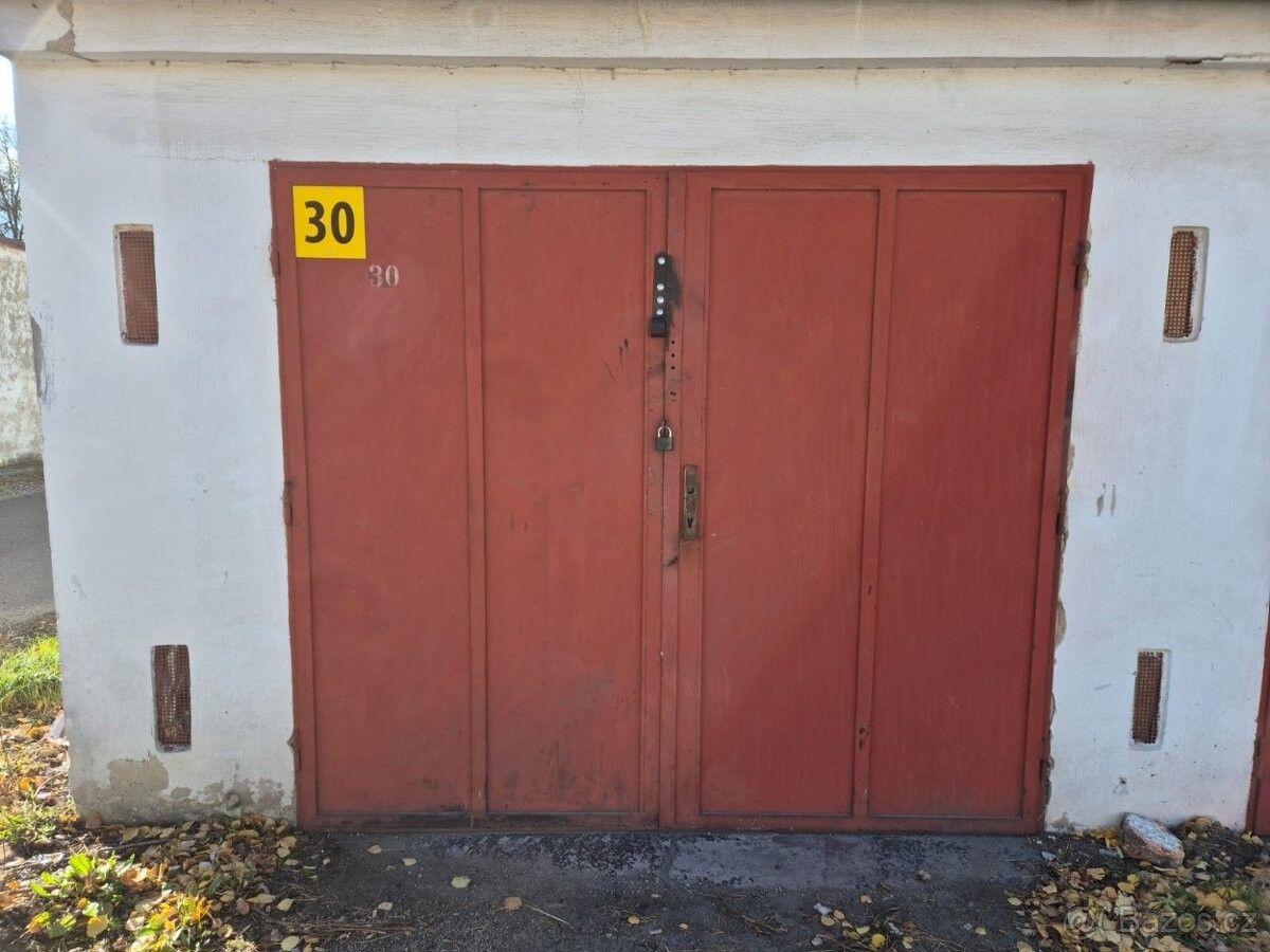 Garáže, České Budějovice, 370 01