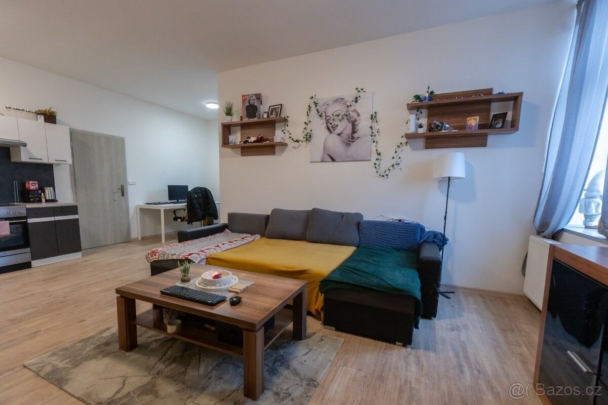 Pronájem byt - Pečky, 289 11