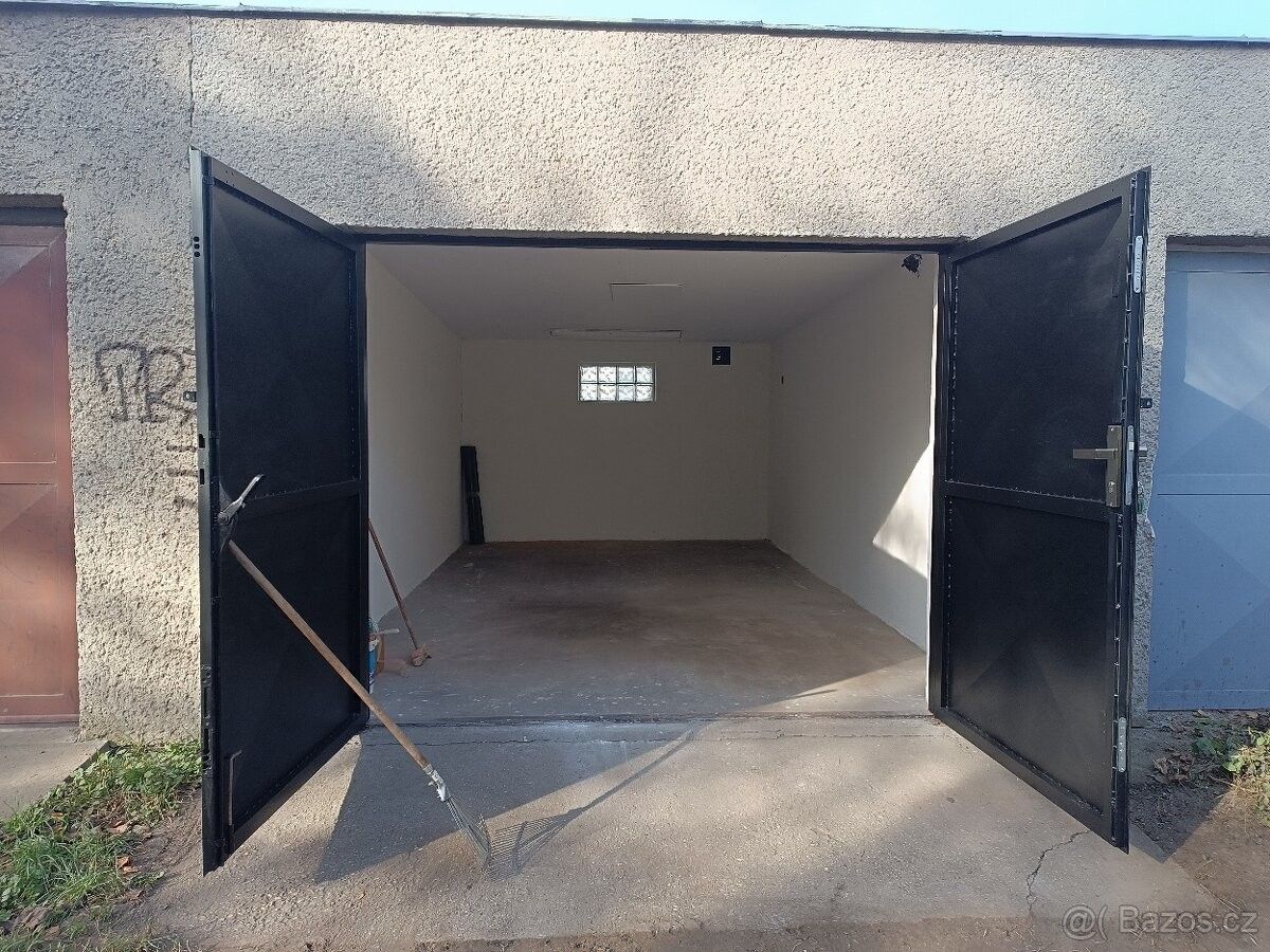 Garáže, Opava, 746 01