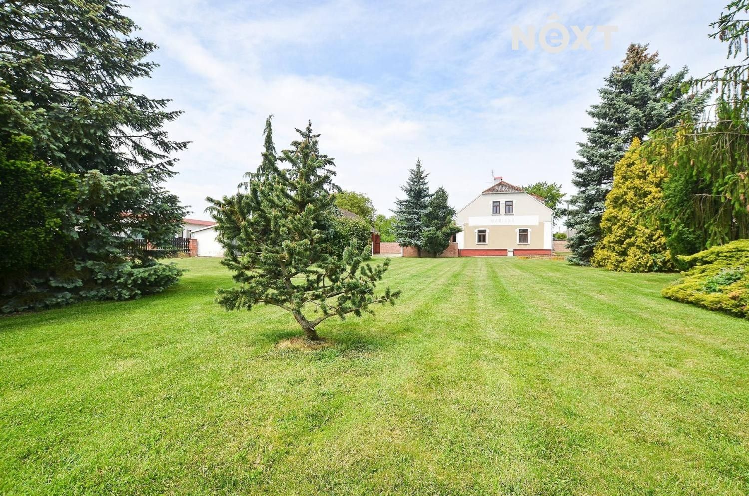 Prodej rodinný dům - Březno, 380 m²