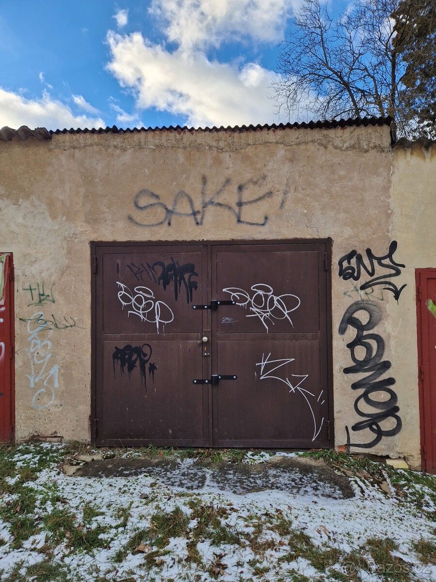 Garáže, Praha, 158 00