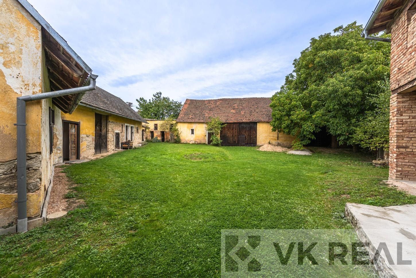 Prodej dům - Chotíkov, 396 m²