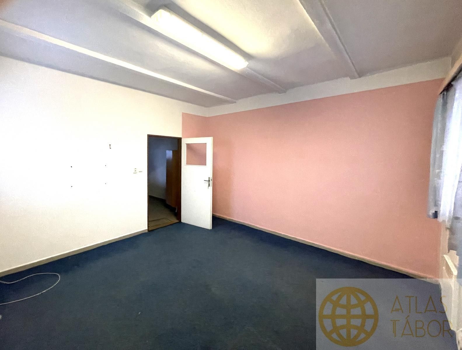 Kanceláře, Chýnovská, Tábor, 18 m²