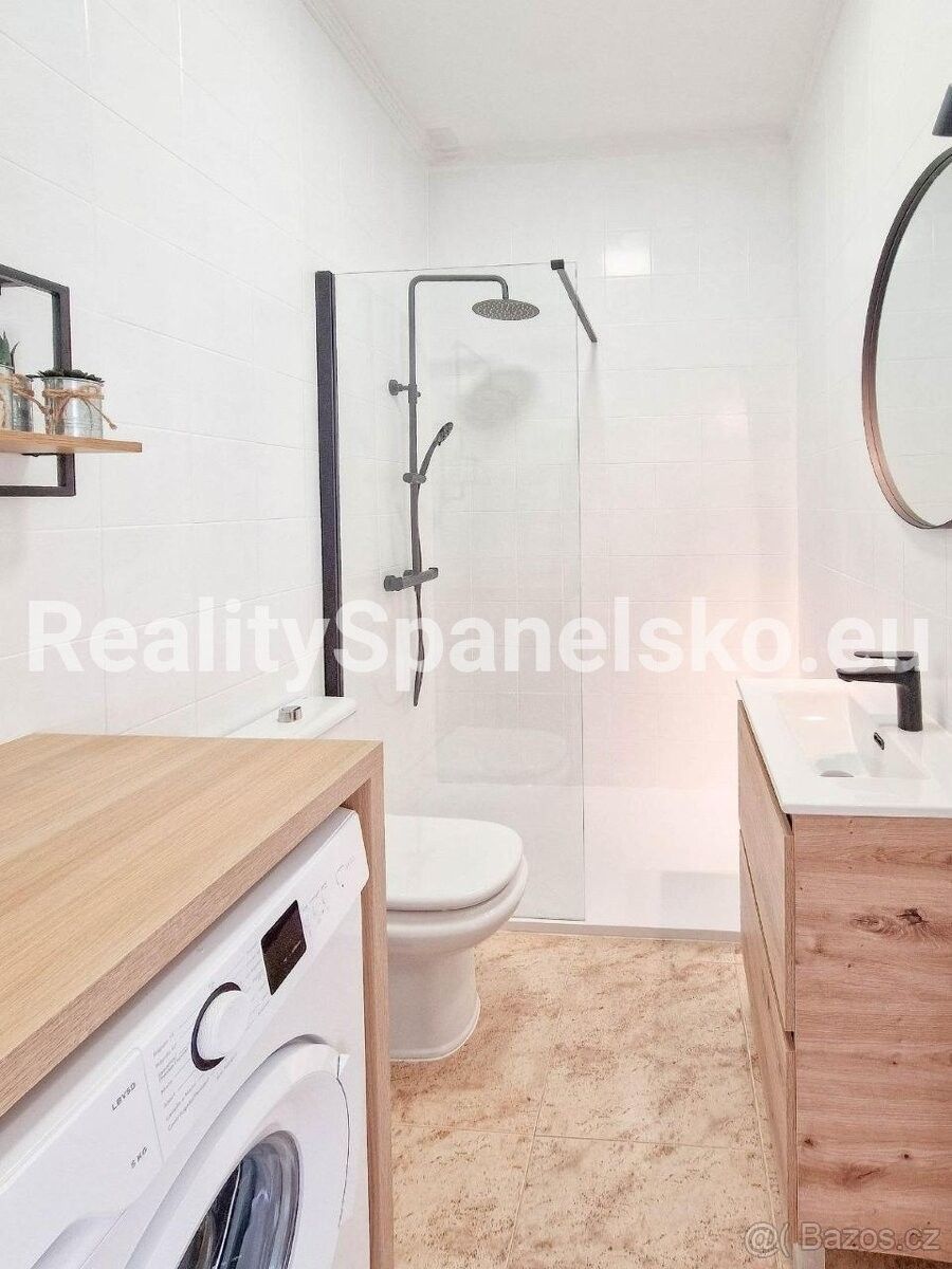 Prodej rodinný dům - 987 66, Zahraničí