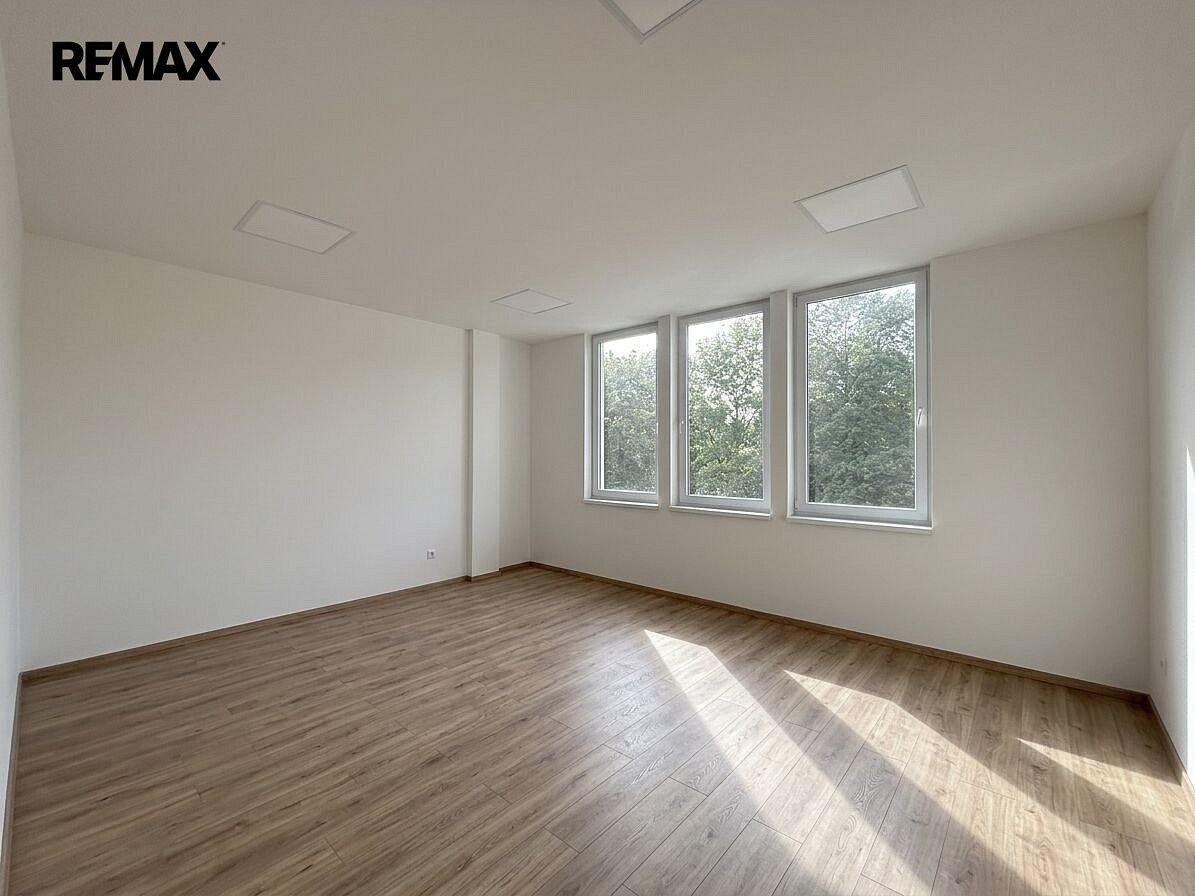 Kanceláře, Prachatice - Prachatice II, Jihočeský kraj, 26 m² - 1