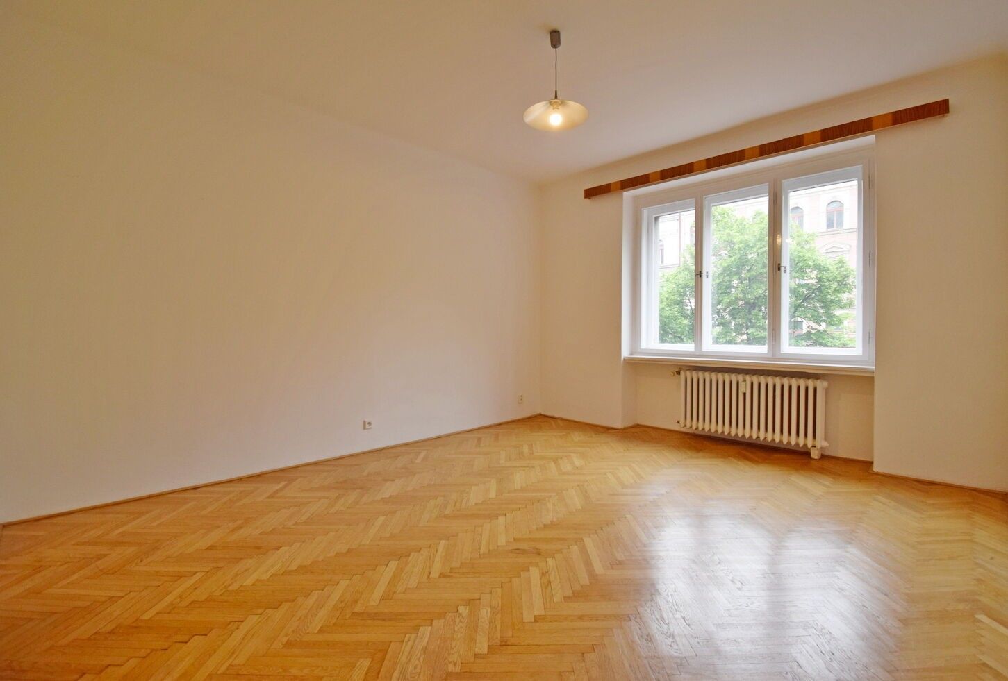 Pronájem byt 2+kk - Londýnská, Praha, 52 m²