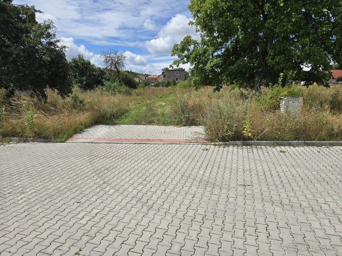 Prodej pozemek pro bydlení - Malíkovice, 273 77