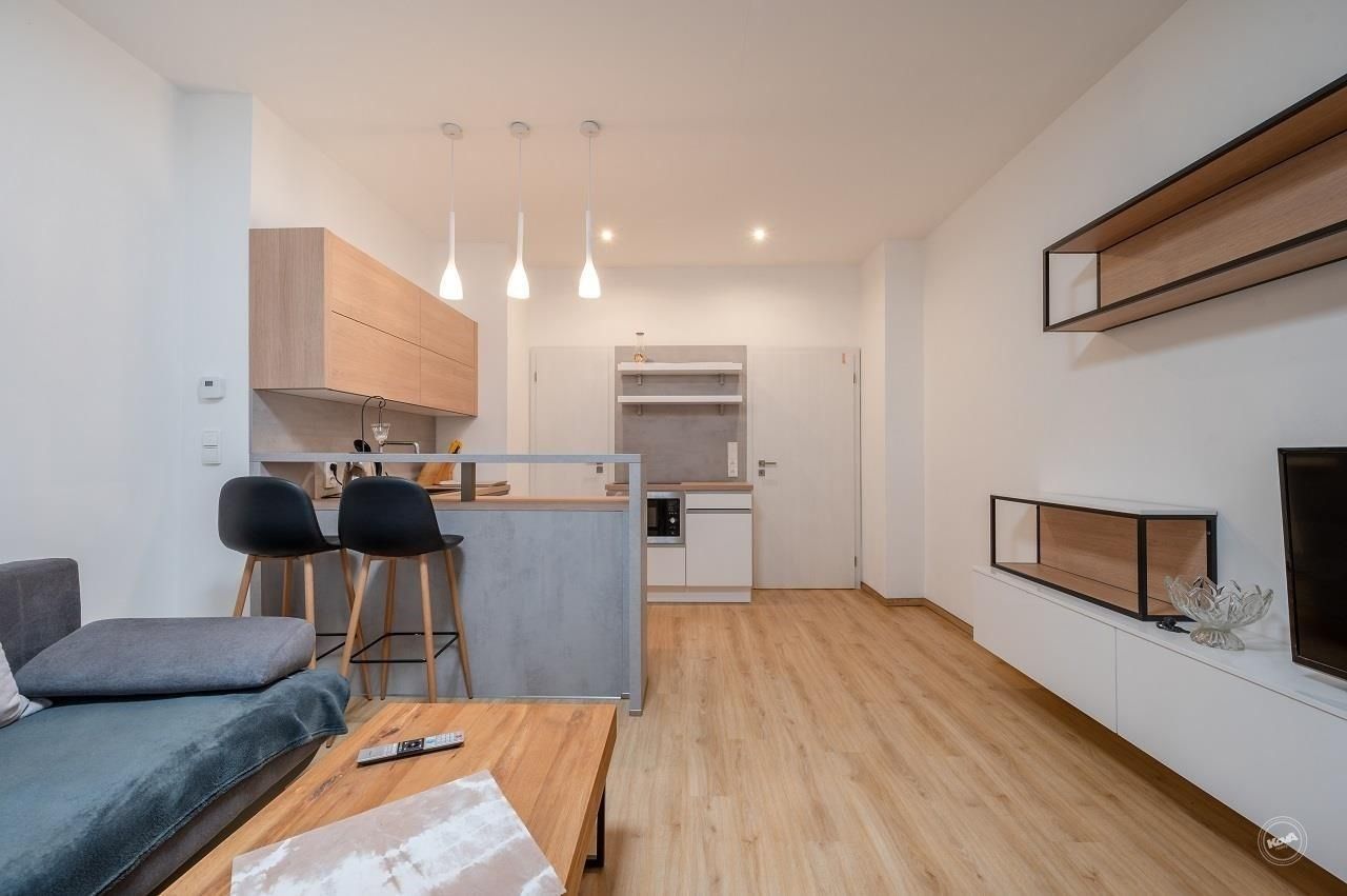 Pronájem byt 1+kk - Počátecká 1024, Praha, 29 m²