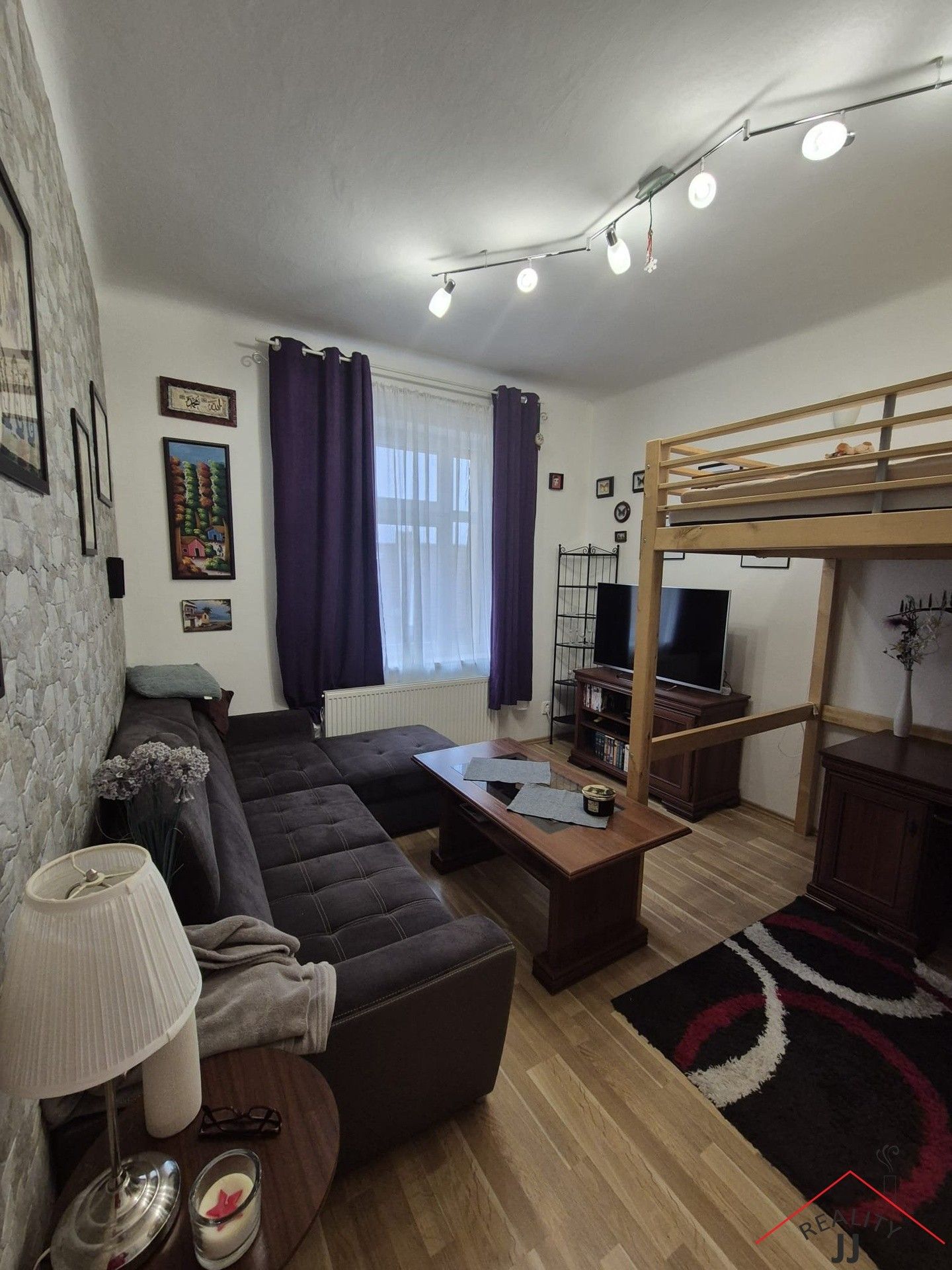 2+kk, Zenklova, Praha, 31 m²