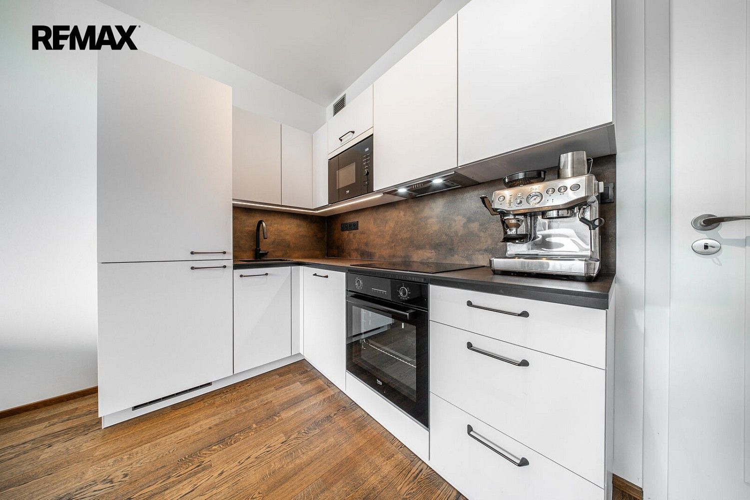 Byt 2+kk · 56 m² · Praha - Vysočany, okres Praha 9, Hlavní město Praha - 4