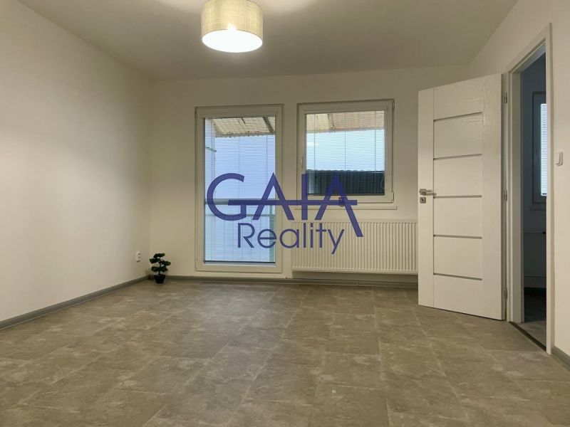 Pronájem byt 3+1 - Bukovany, 63 m²